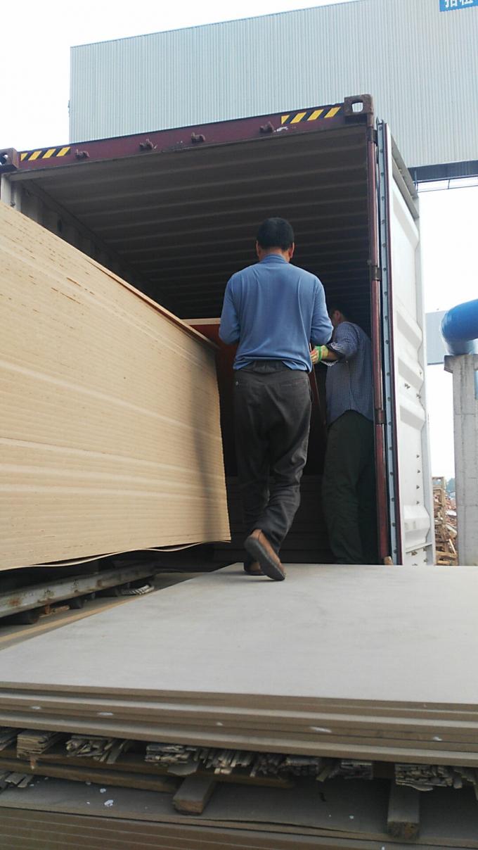 Moisture Proof Indoor Laminated MDF Board With E0 WBP Glue 2-30mm Thickness