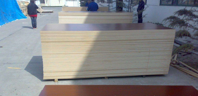 Various Colors Melamine Laminated MDF Board For Morden Advanced Equipment